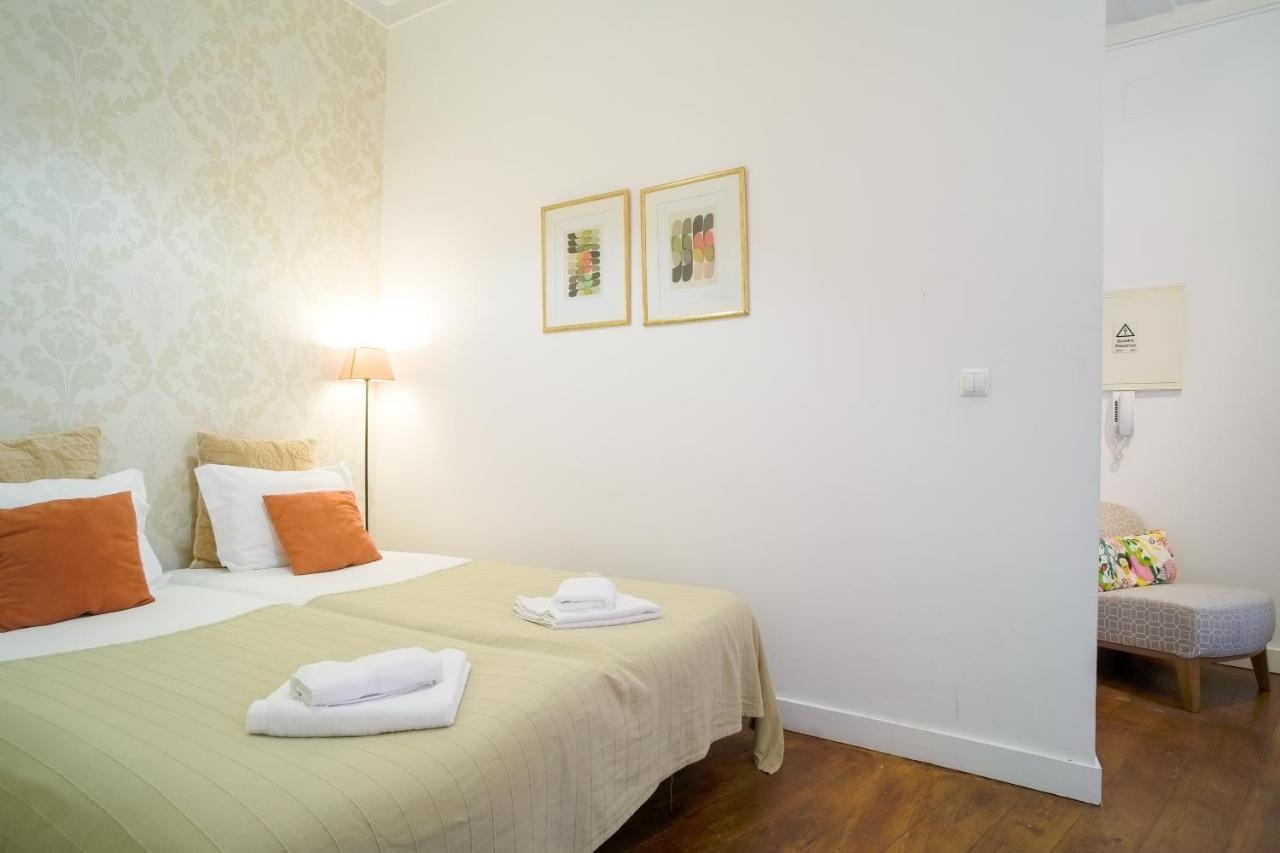 Lisbon Alfama S. Pedro Typical Apartment Bagian luar foto