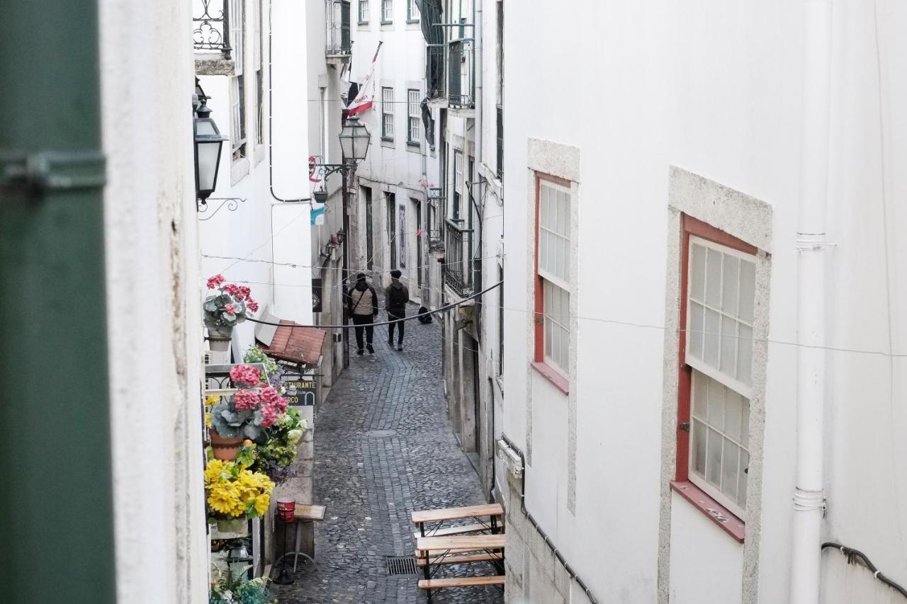 Lisbon Alfama S. Pedro Typical Apartment Bagian luar foto