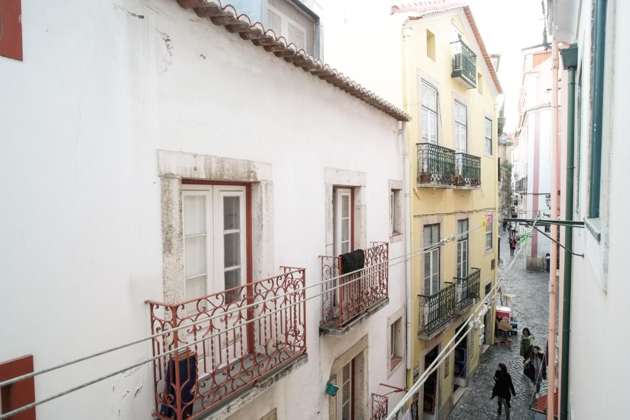 Lisbon Alfama S. Pedro Typical Apartment Bagian luar foto