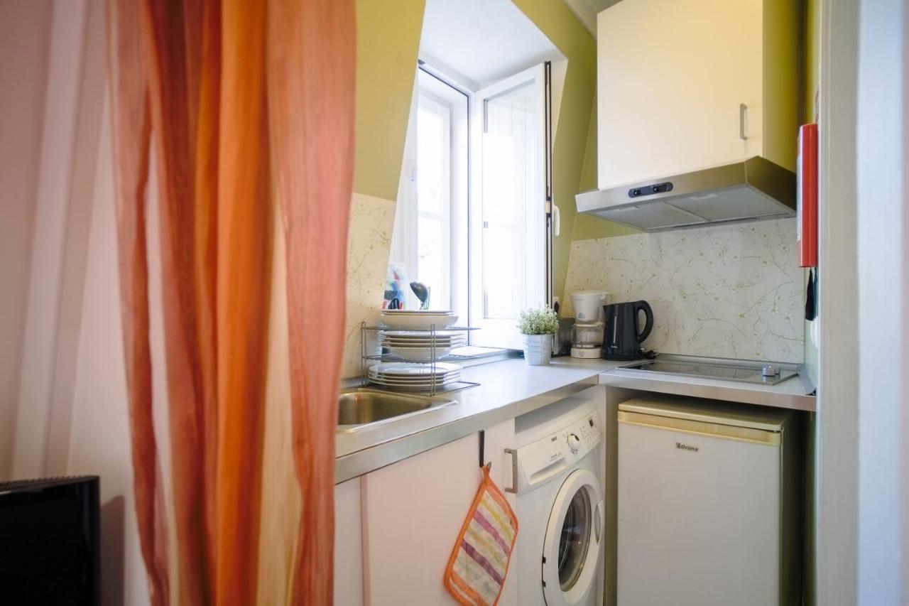 Lisbon Alfama S. Pedro Typical Apartment Bagian luar foto