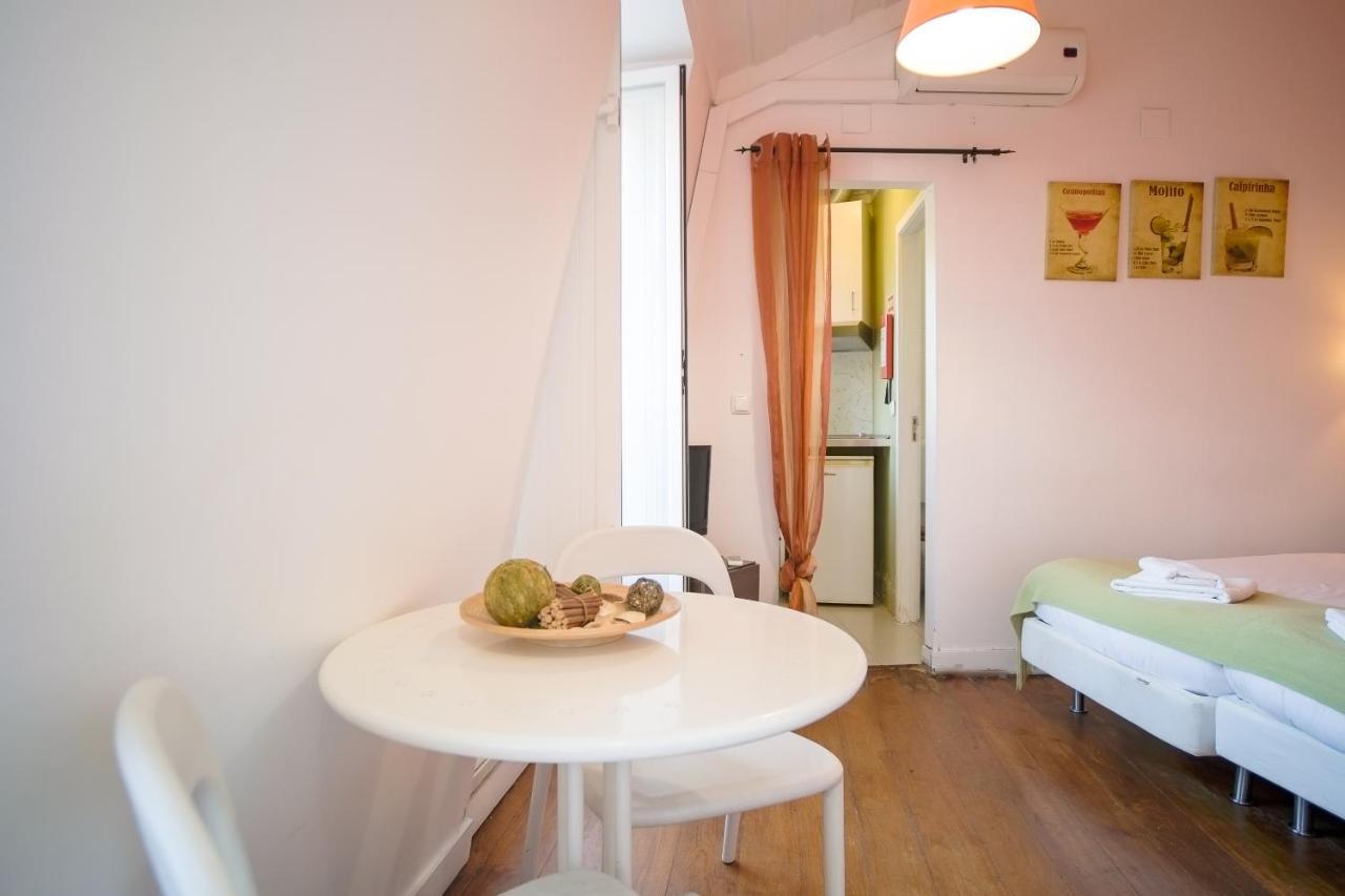Lisbon Alfama S. Pedro Typical Apartment Bagian luar foto